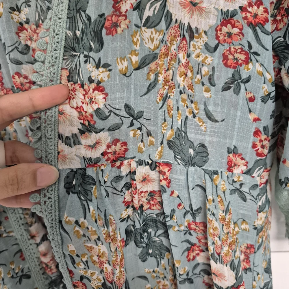 Umgee Woman's Floral Sage Kimono with Lace Detail - Picture 6 of 7